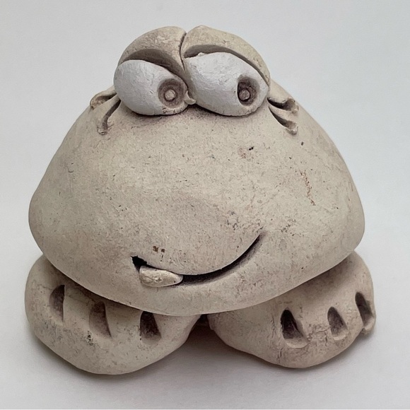 Miniature Cute Pottery Frog Tongue Out - Picture 10 of 10